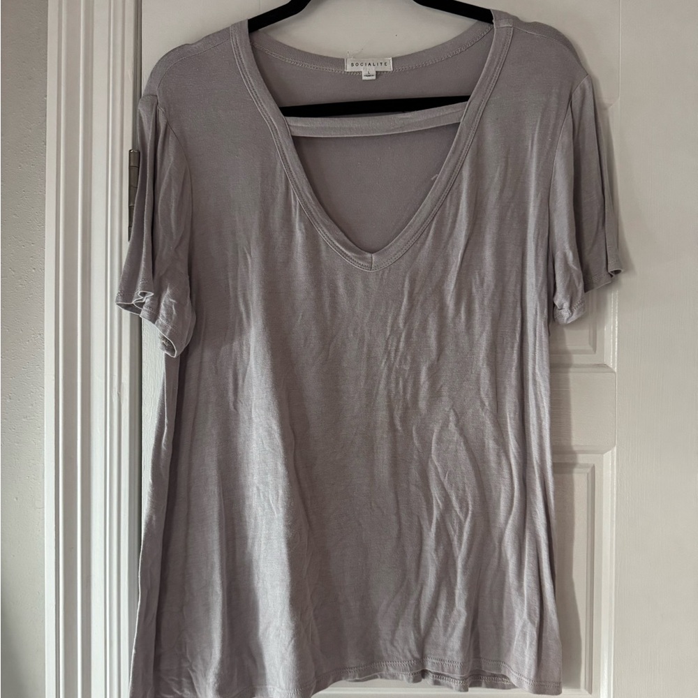 Everlane Women's Gray V-Neck Top
